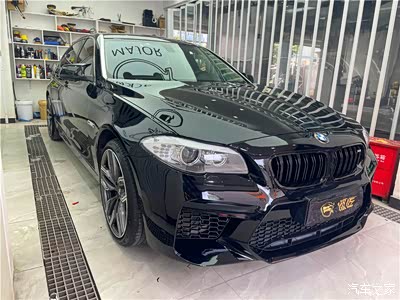 宝马改装案例-宝马535li改装m5包围成改色贴膜自修复钢琴黑作业