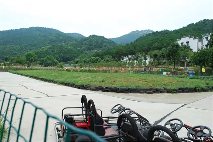 廉江市有一个非常出名的农家乐园金龟岭休闲游乐农场