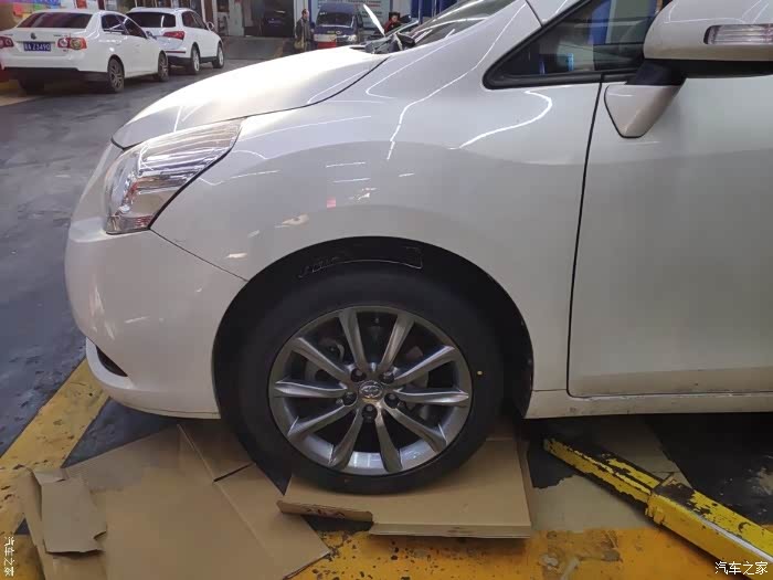 逸致换锐志18寸轮毂