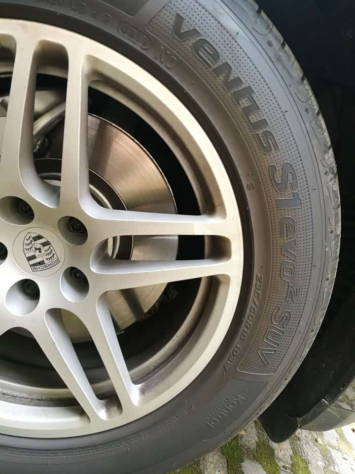 奥迪q5原厂轮胎韩泰和倍耐力都有选哪个