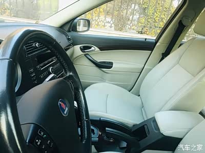 萨博(saab)9-3诞生于1998年,它是萨博(saab)的一款运动型轿车.