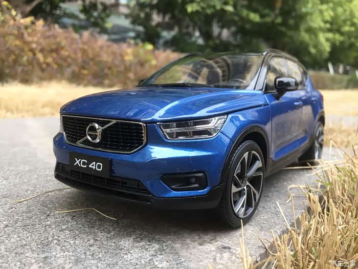 帅气十足的一抹焰影蓝沃尔沃xc40