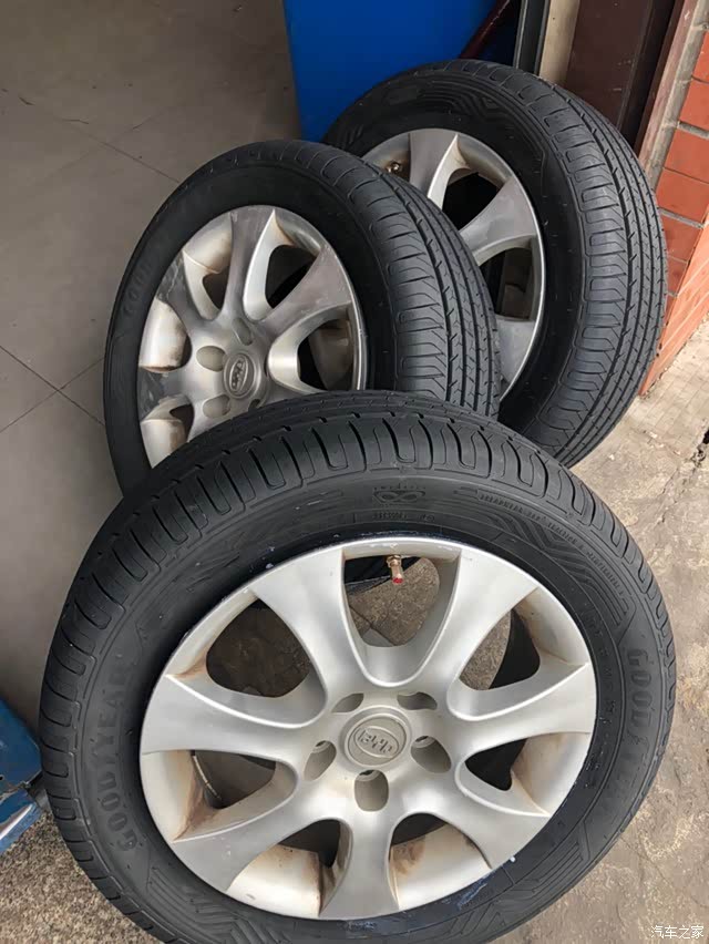 比亚迪e53年4万公里换轮胎