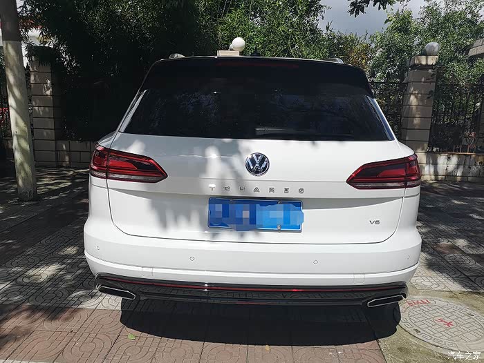 喜添新丁 家中再来一"大众" 喜提白色途锐3.0t