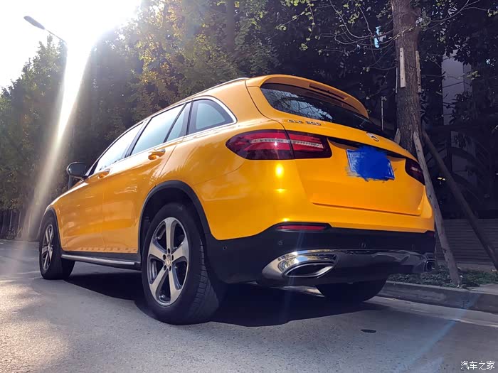 特别的颜色独特的奔驰glc枫叶黄深秋更衣