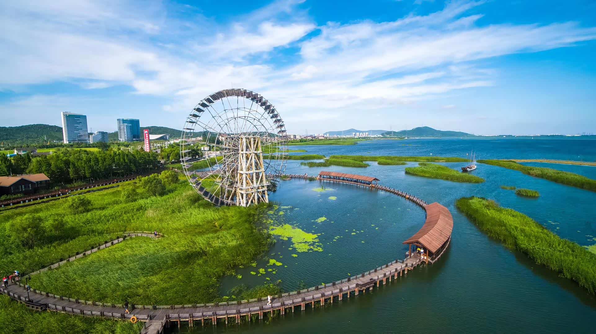 旅行的意义在于你慢慢爬上山顶,而不是你一览纵山小的气概.