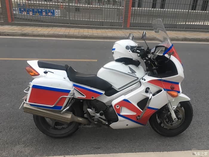 本田vfr800p香港铁骑摩托车