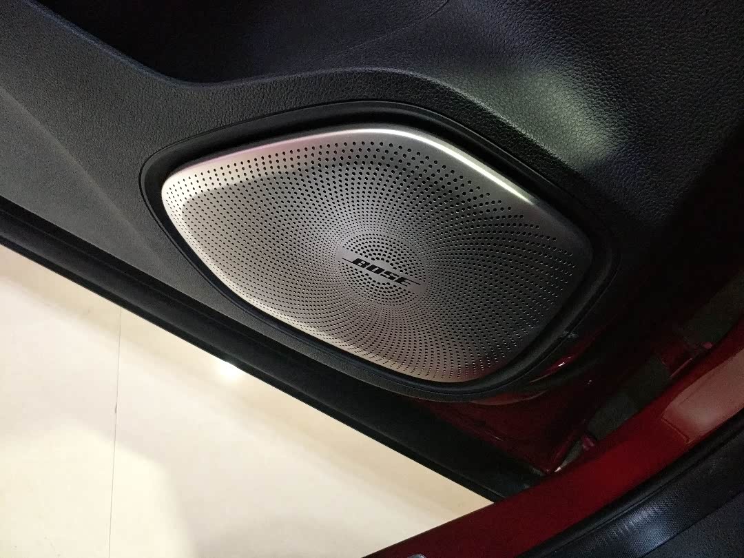 boss顶级音响,很多音乐发烧友的最爱