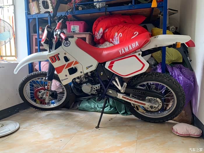 经典收藏雅马哈dt200二冲程摩托