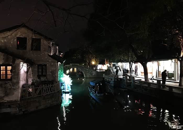 夜晚的周庄古镇巷道走走逛逛
