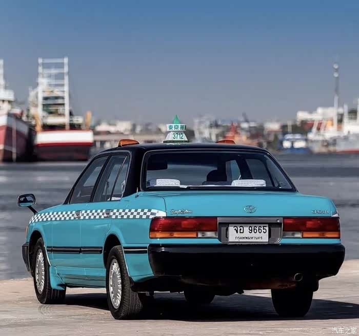 丰田老皇冠出租车涂装
