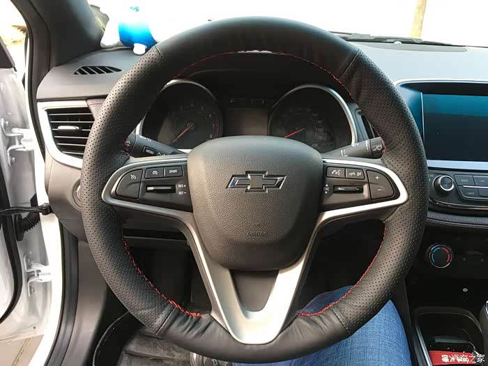 科鲁泽手缝真皮方向盘套作业贴