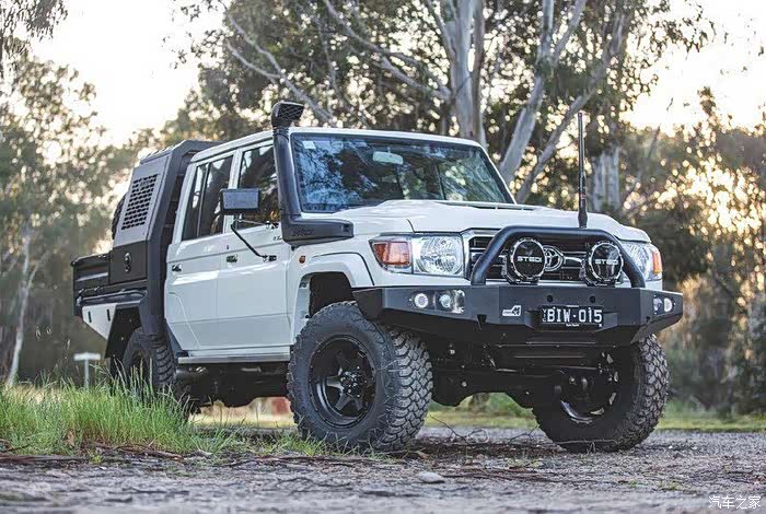 丰田lc79改装,素素的颜色真好看