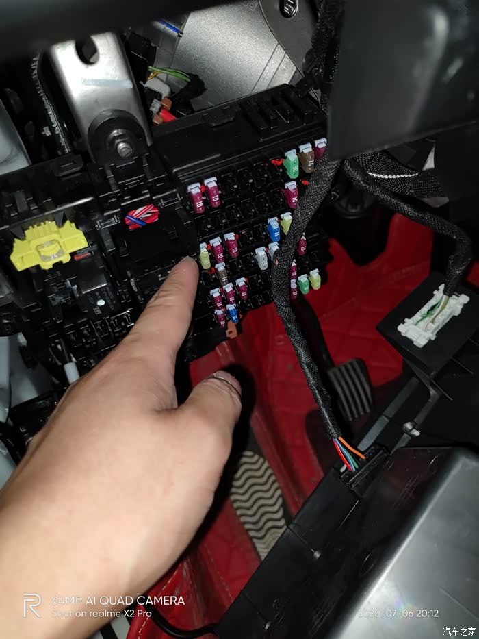 【图】手动炫色加装行车记录仪保险盒取电_长安cs55plus论坛_汽车之家