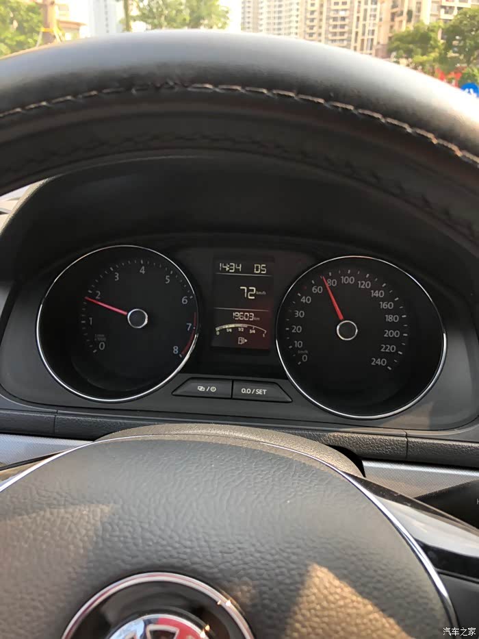 朗逸plus油门踩到底速度上不去这样就有问题啊,40迈都6挡了,车怎么