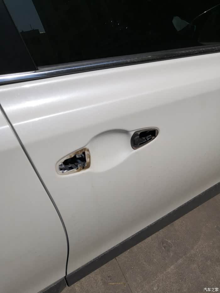 都市版门把手掉了!