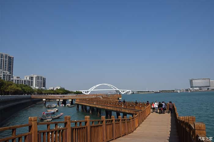 嘉际出游一片月牙形沙滩厦门五缘湾沙滩享受晨曦暮晚的宁静