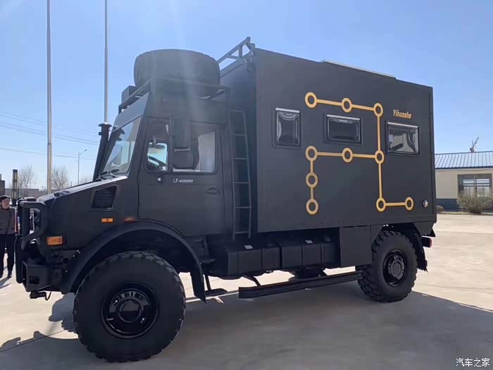 乌尼莫克u4000特警黑私人订制顺利提车谢谢大家的付出和努力