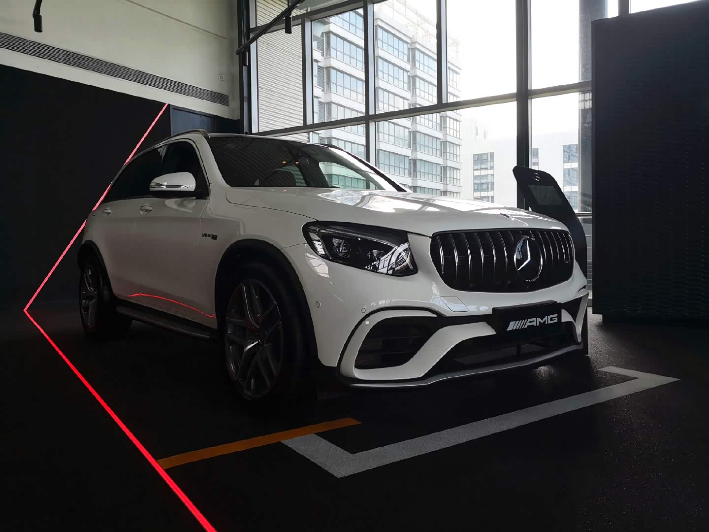 奔驰glc63amg红黑我的爱