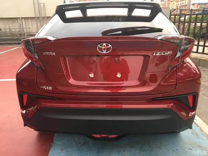 漂亮红色奕泽提车