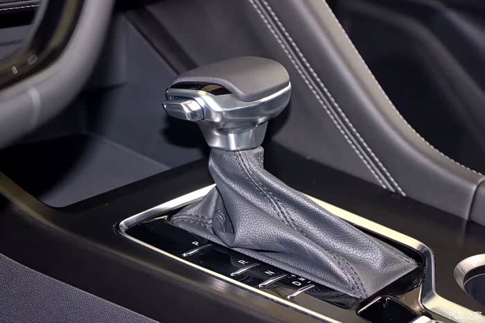 上午去看了长安cs75 plus,发现挺有料!