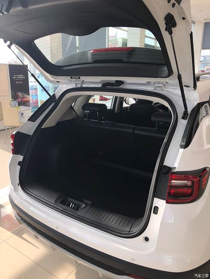 性能小钢炮--长安cs35plus蓝鲸版!