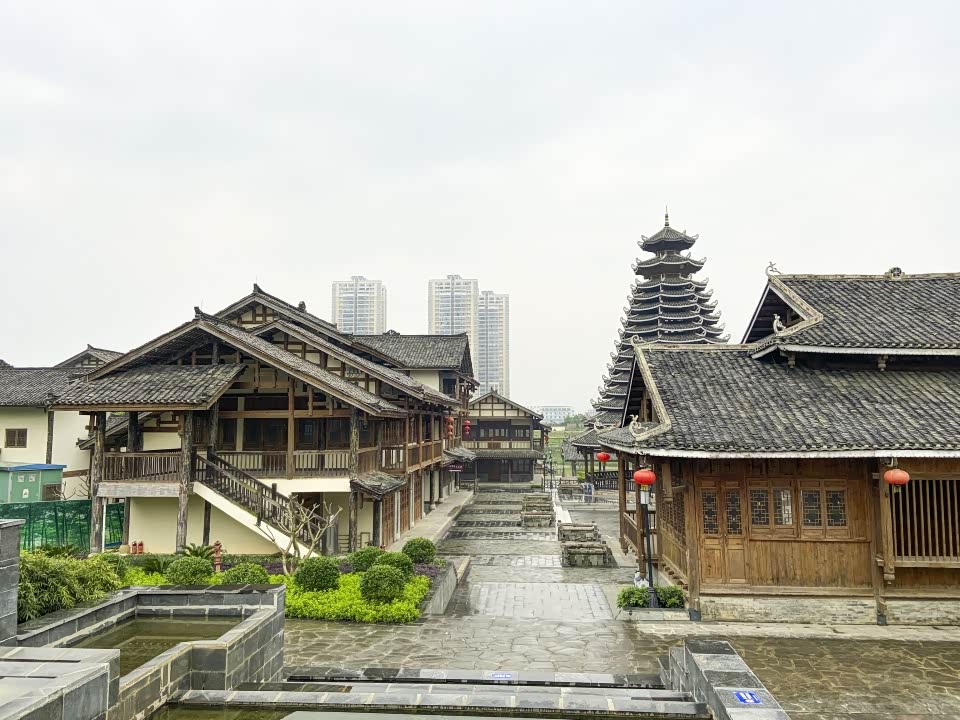 走进百益上河城,感受浓浓的工业风情的建筑