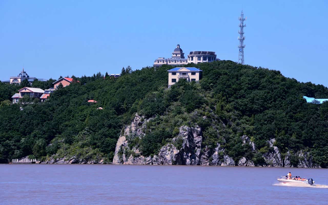 让风吹走我的思念让雨洗走我的眼泪就当一切都没发生过