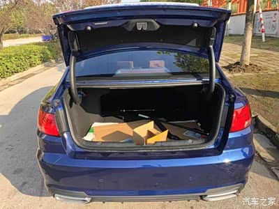 后备箱非常大!这个我要点赞!