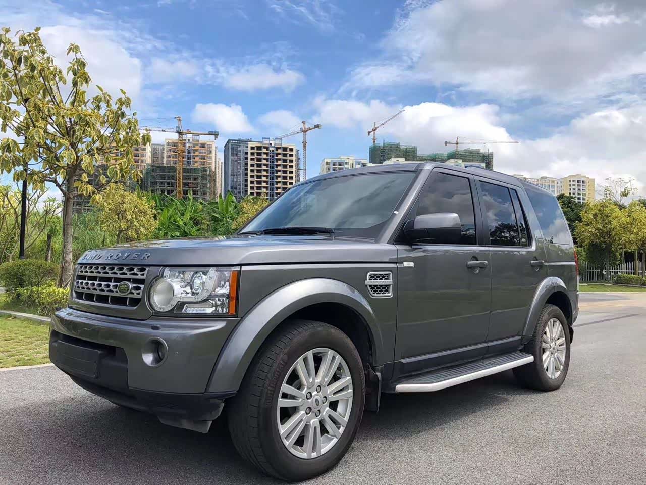 路虎发现4男人们喜欢的越野大玩具.