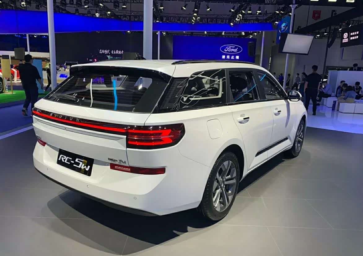 新宝骏rc5w,太适合居家旅行了.