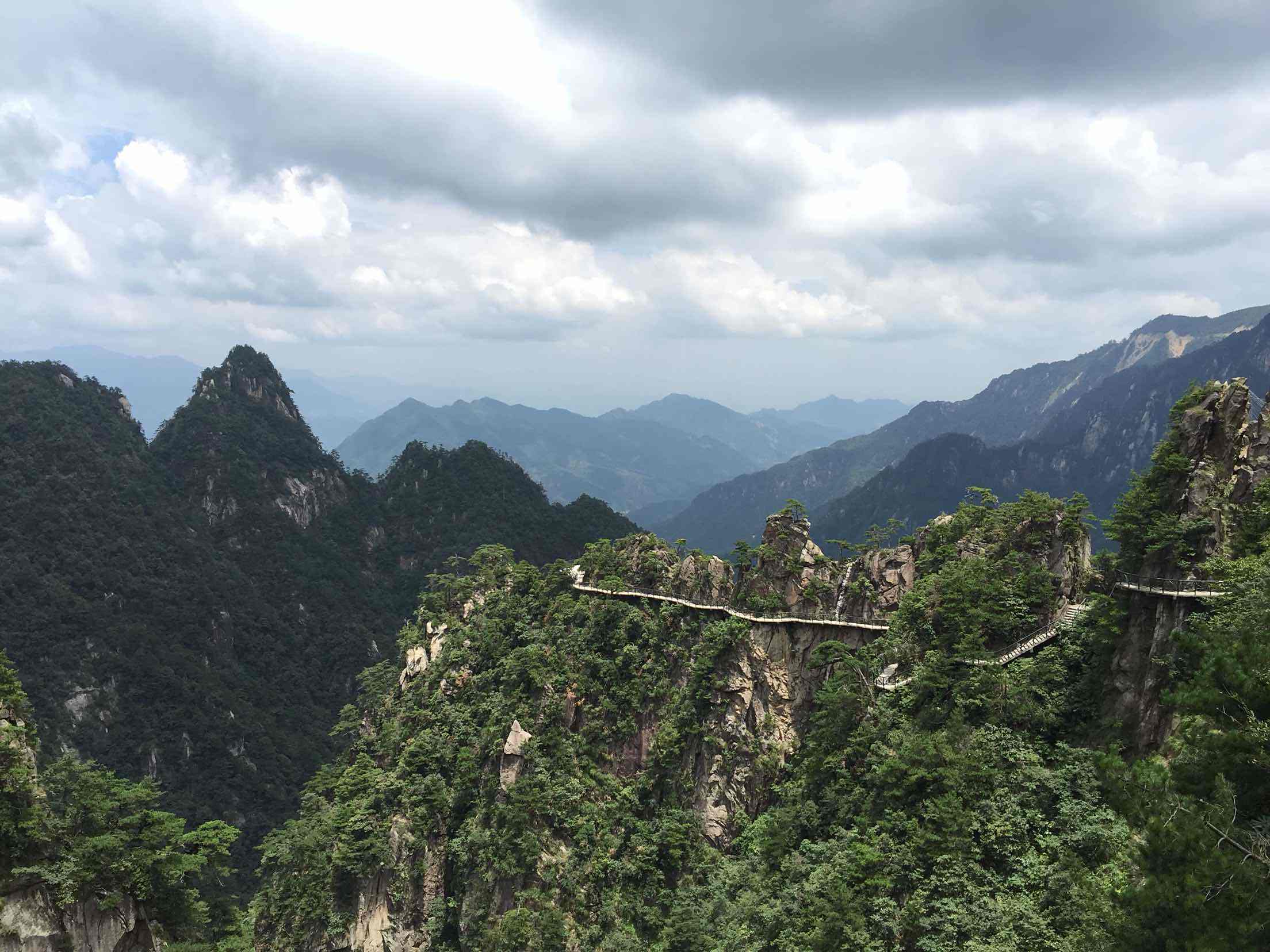 一個人的旅行,走走停停,淡然一點,也不會錯過任何美景