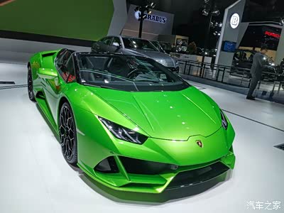 兰博基尼绿色敞篷跑车