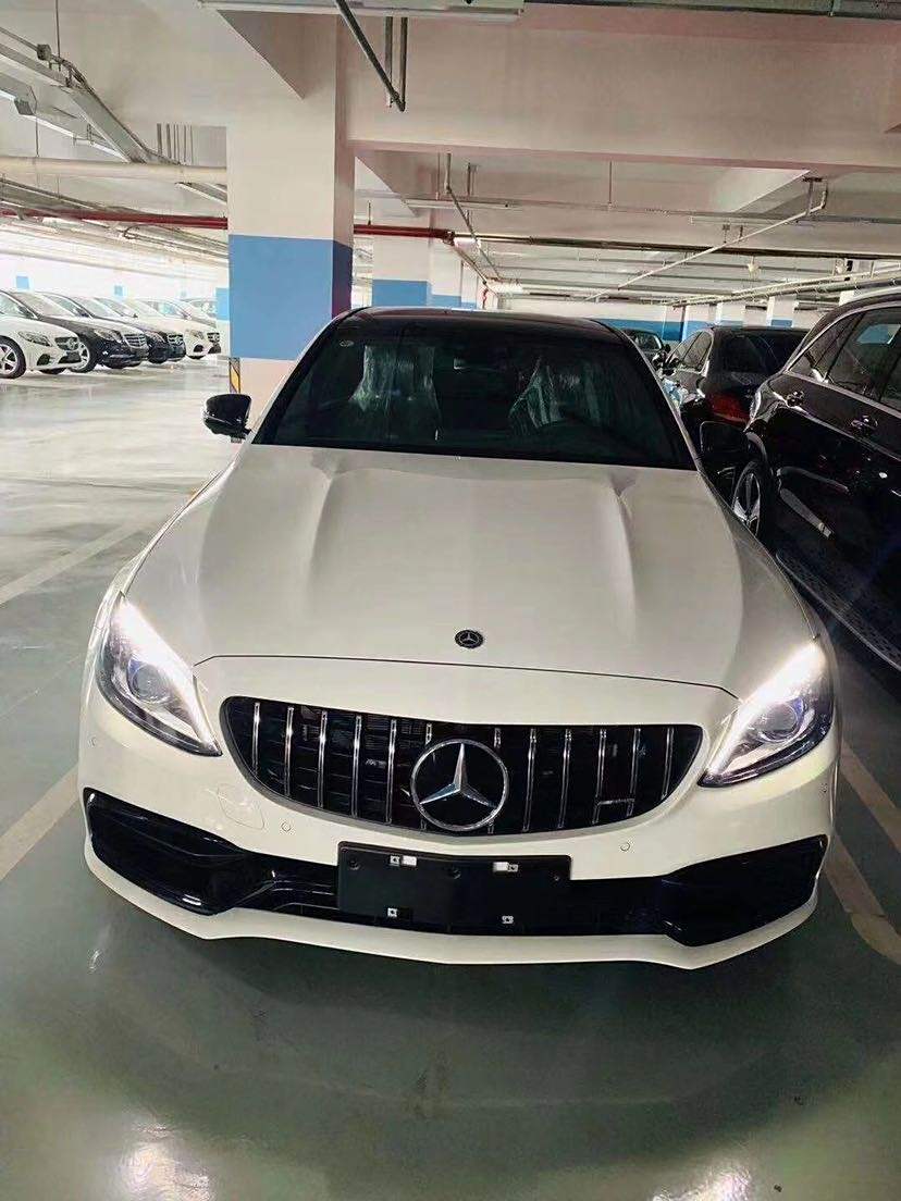 奔驰amg c63白色颜值担当