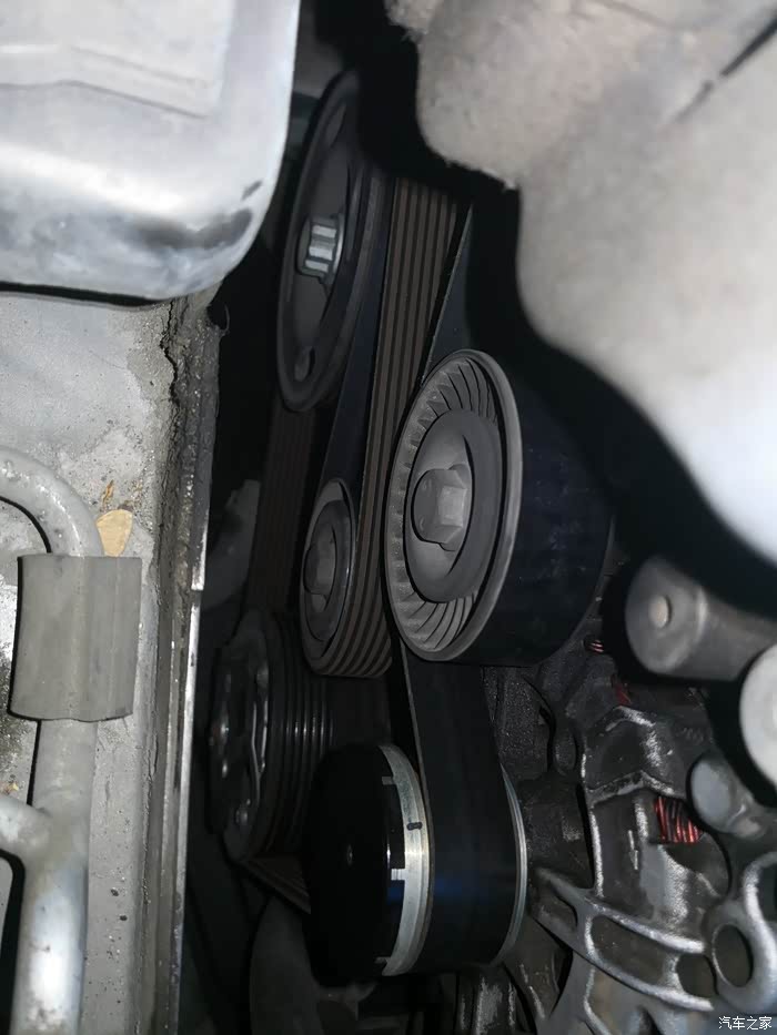 新帕萨特更换发电机皮带diyea111