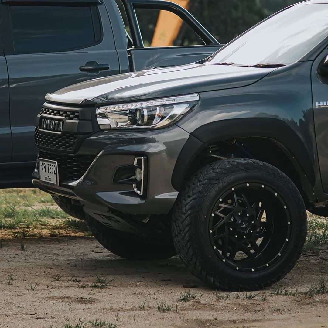 传说中的的不死神车丰田海拉克斯改装