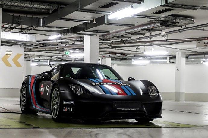 啞光黑保時捷porsche 918 spyder 帥氣十足.