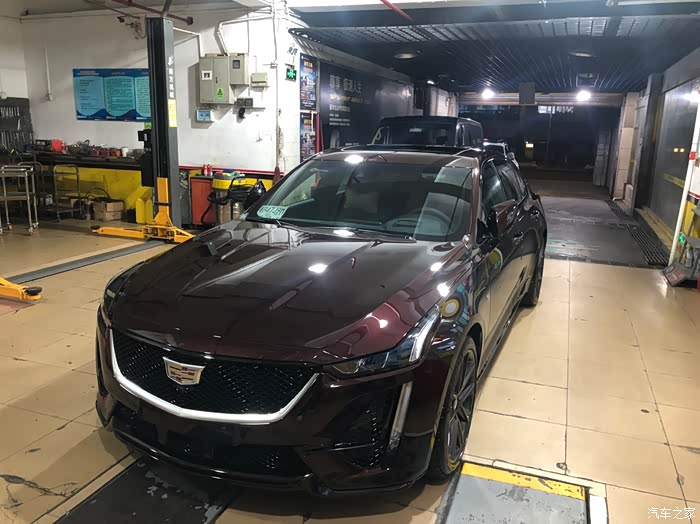 我的豪华珊瑚紫凯迪拉克ct5认证