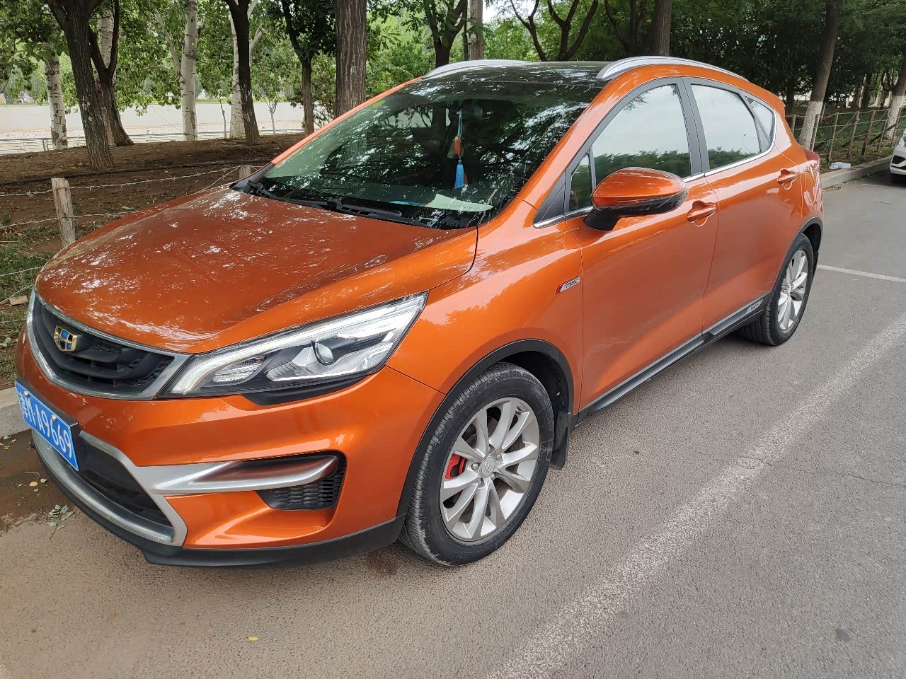 动感时尚的吉利帝豪gs各种特写