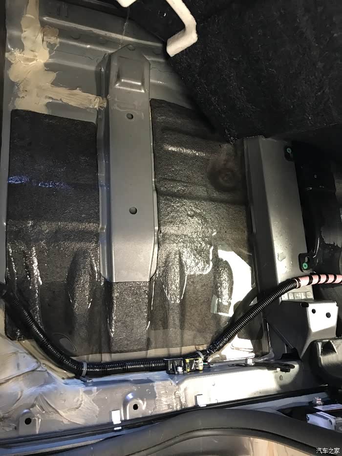 冠道240天窗排水管出厂没接上导致雨水排进地板能不能给换车