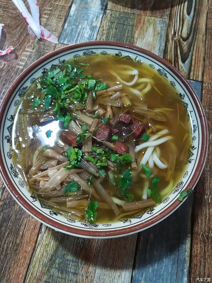 来一碗--正宗黄花牛肉面