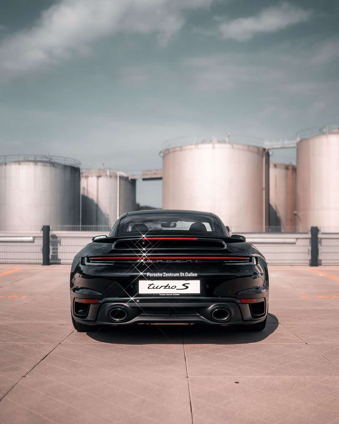 保时捷911(992)turbo s闪闪发光