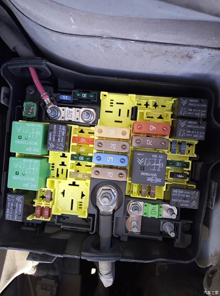 雨刷器不喷水了,大神看看是不是保险烧了?_标致301论坛_汽车之家论坛