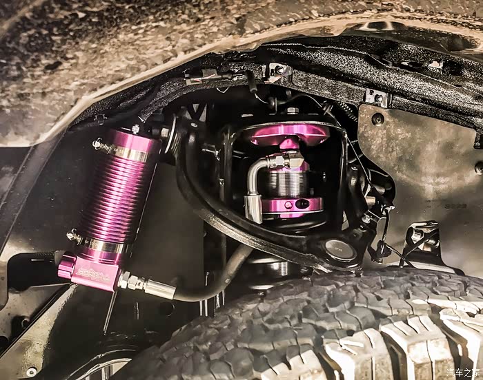 金玉其外也在内坦克300改装黑曼巴减震无下限