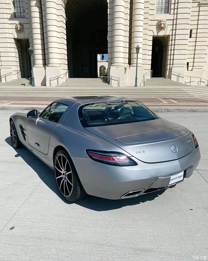 银色的奔驰mercedes amg sls ,最让人心动了.