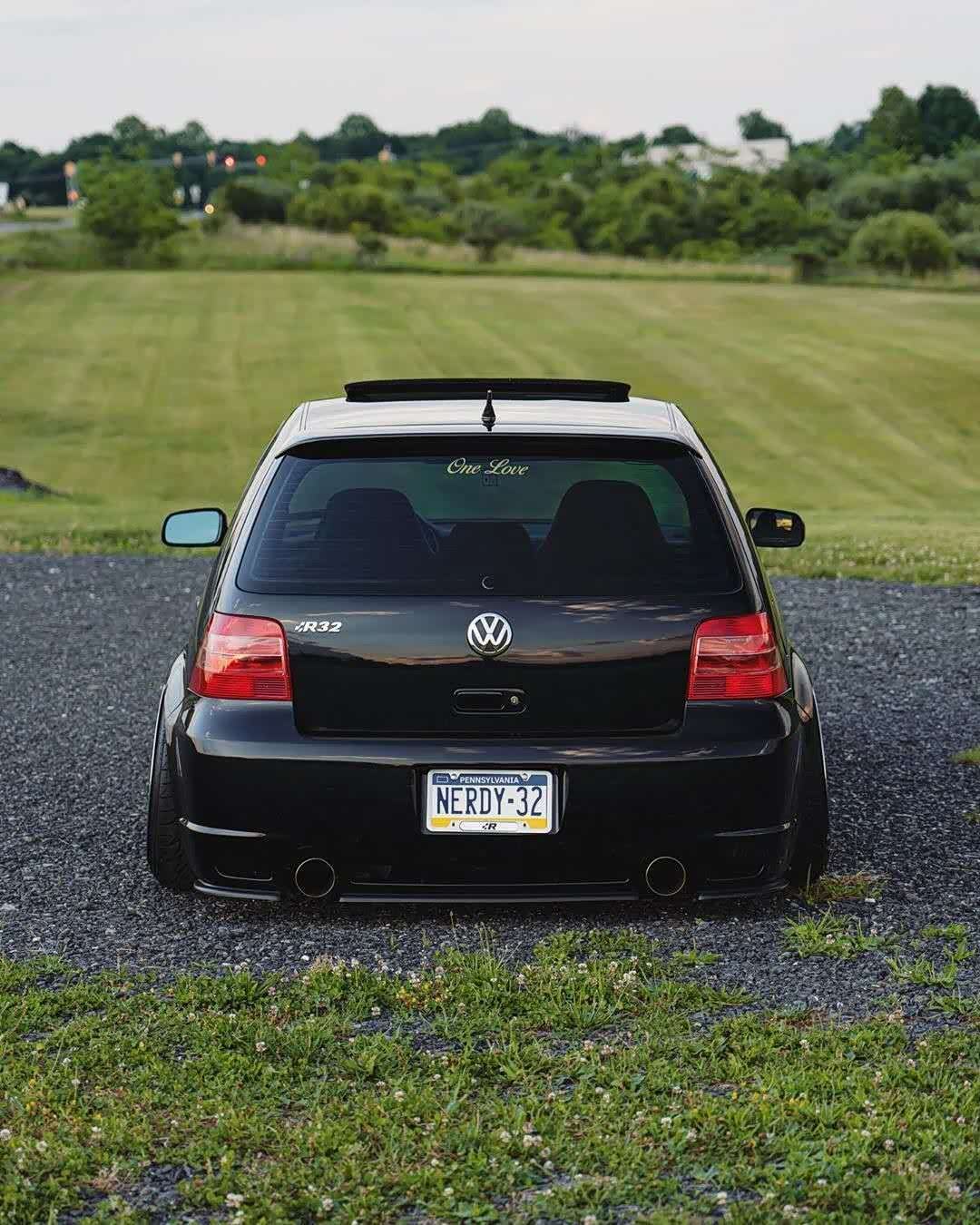 227 | 回复: 0 高尔夫r论坛 迎着晨曦的mk4 golf r32.是不是美极了?