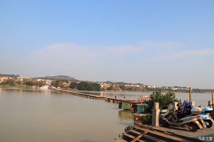 阳光正好涌金门内浮桥游