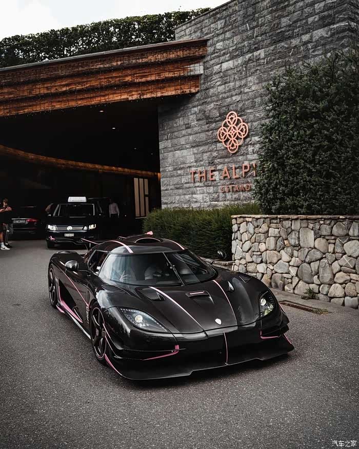 曾经精彩哥的粉丝柯尼塞格 one:1!