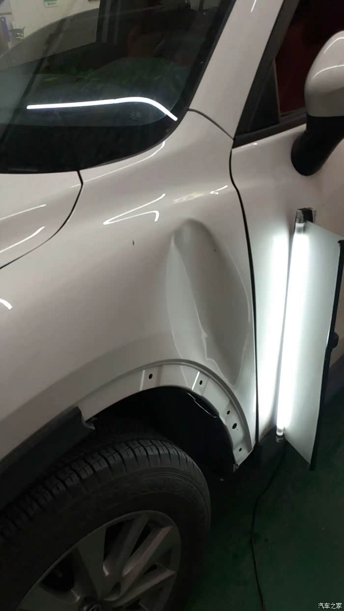cx5左前翼子板凹陷免喷漆无痕修复