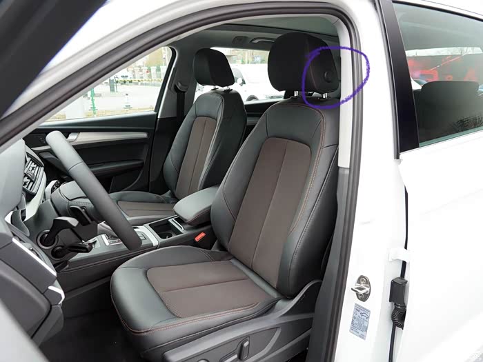 q5l头枕怎么拆下来啊?